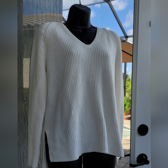 J. CREW Ivory Cotton Sweater V Neck Knit High Low Hem Size Small. - Picture 4 of 6